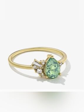 Oomiay Ring With Peridot Crystal